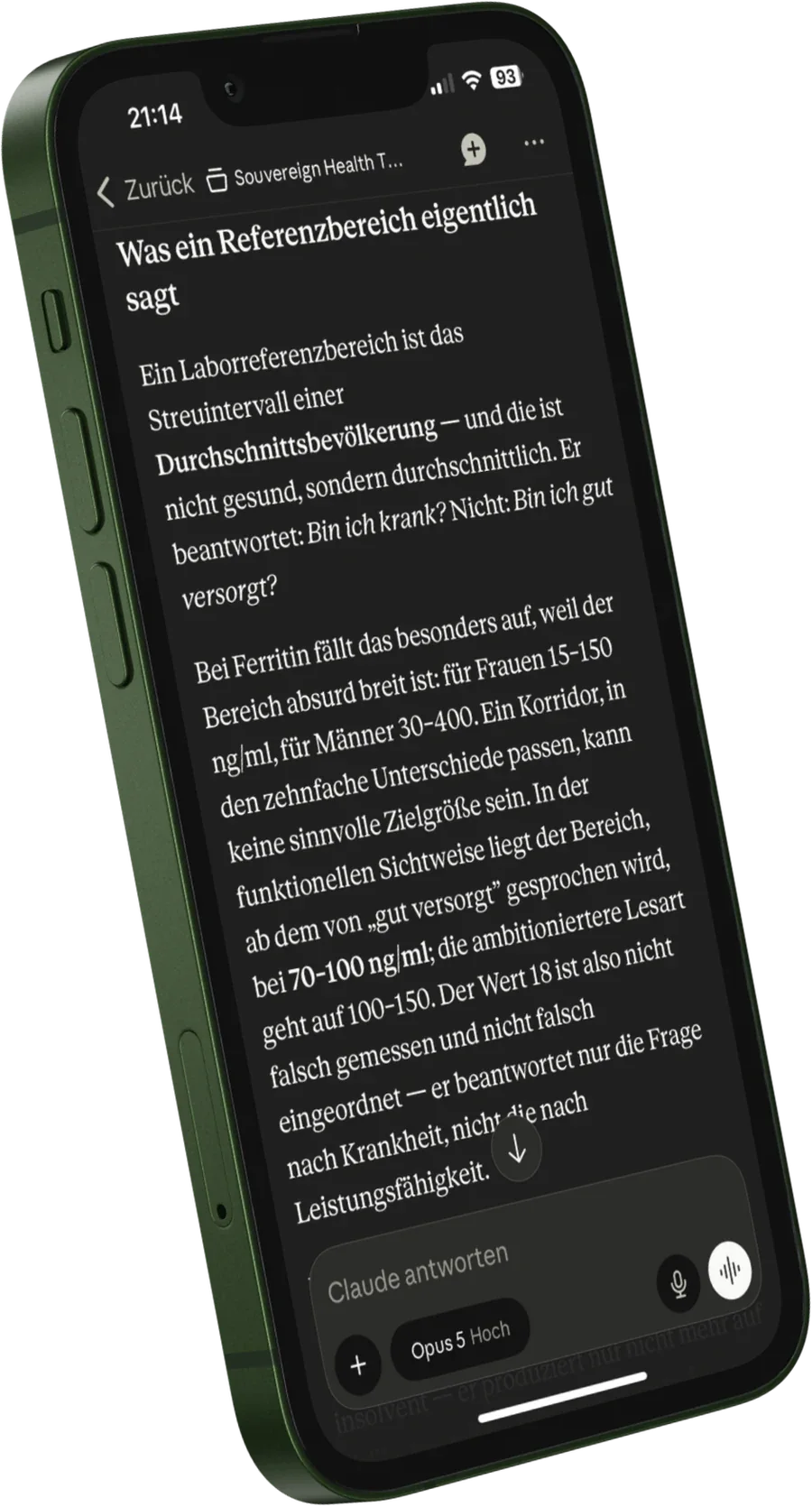 Ein iPhone zeigt eine Antwort von Claude mit Sovereign Health: was ein Laborreferenzbereich eigentlich sagt, am Beispiel Ferritin.